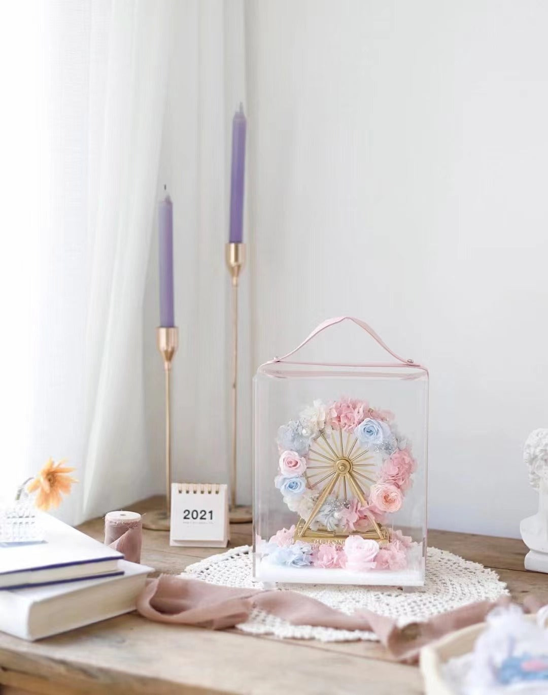 Miniature Ferris Wheel Preserved flower with Light