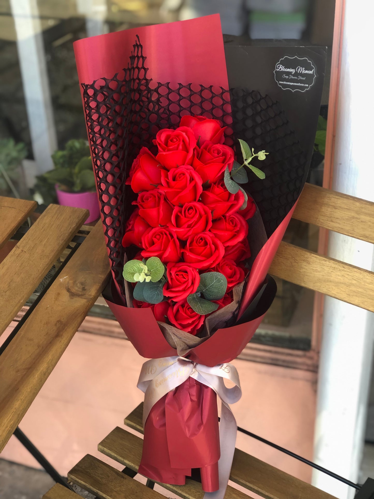 红皂花长花束配礼盒