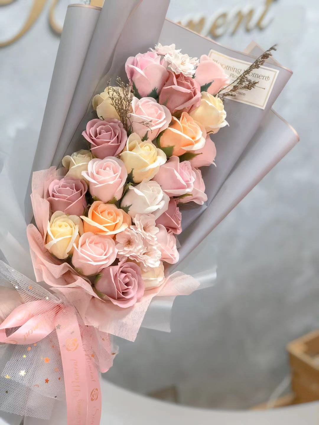 莫兰迪色盘皂花花束