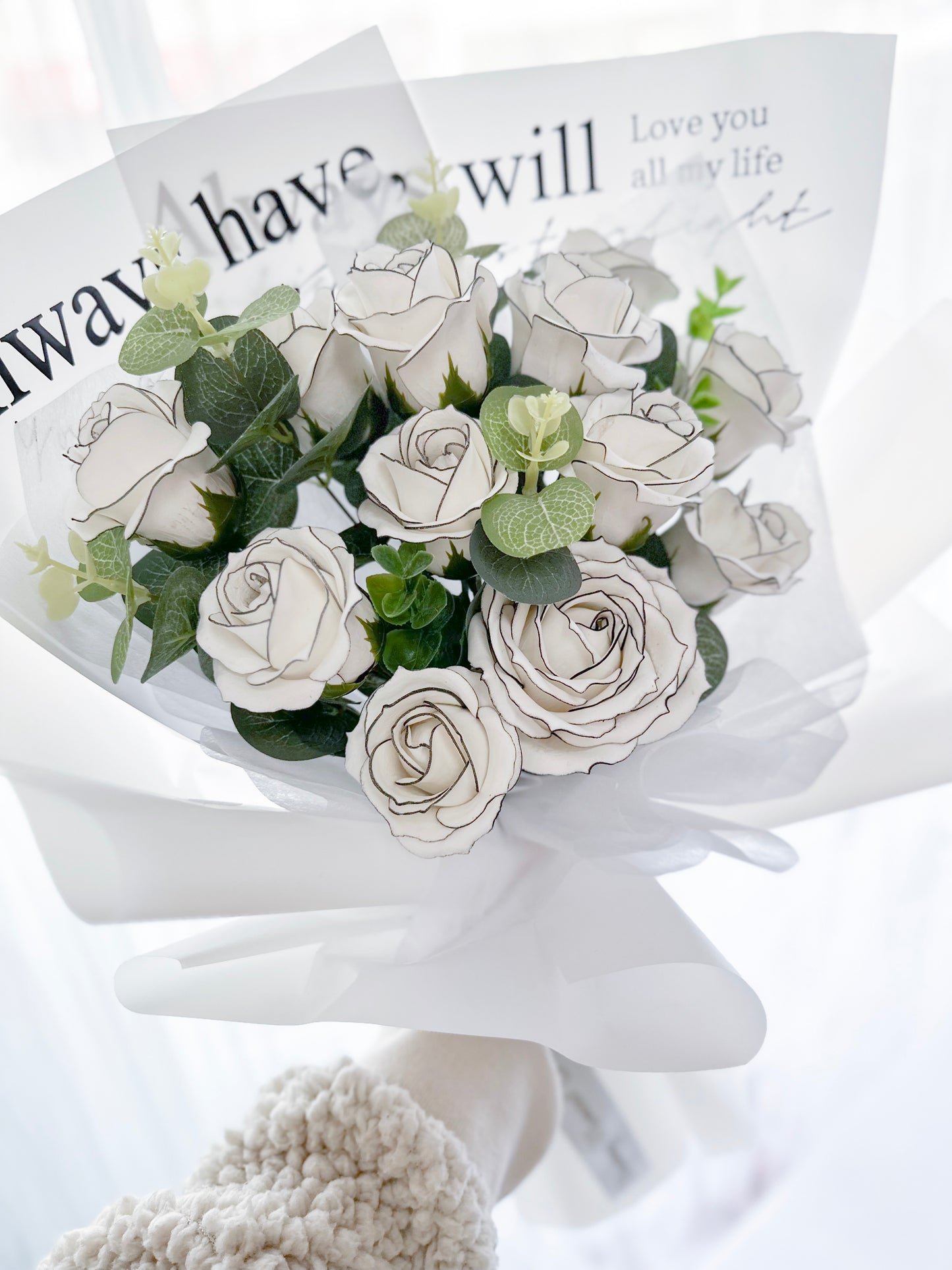 Liner White Rose SOAP FLOWER Bouquet