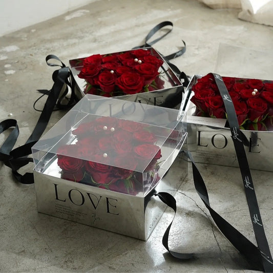 [FRESH FLOWER] Valentine's Heart Shaped Ecuador Red Roses Chrome Gift Box