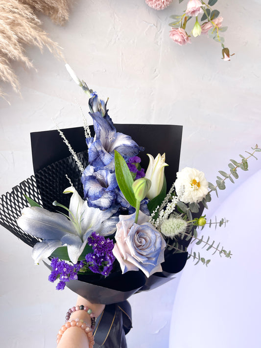 [FRESH FLOWER] Regal Blues Bouquet