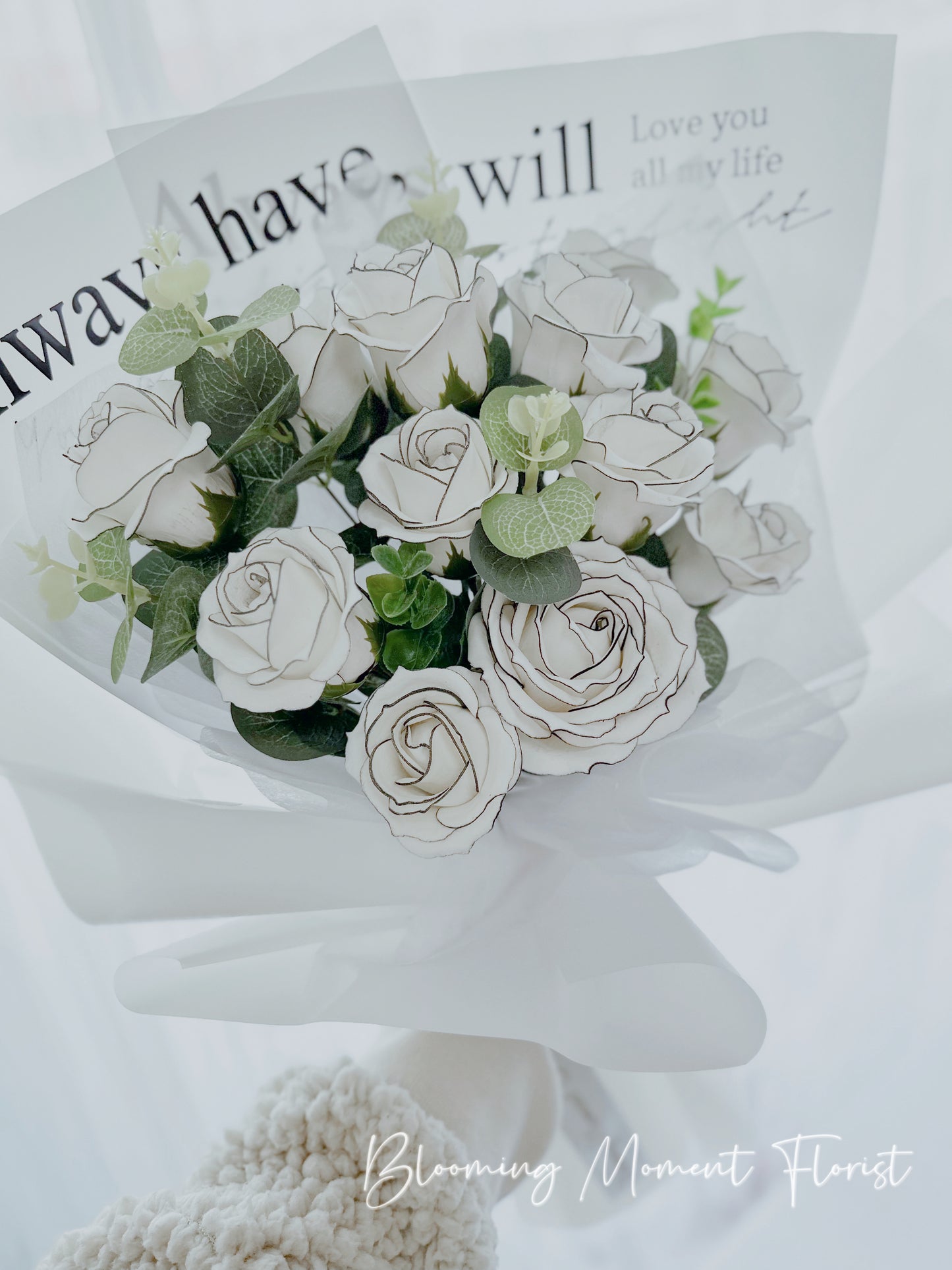 Liner White Rose SOAP FLOWER Bouquet